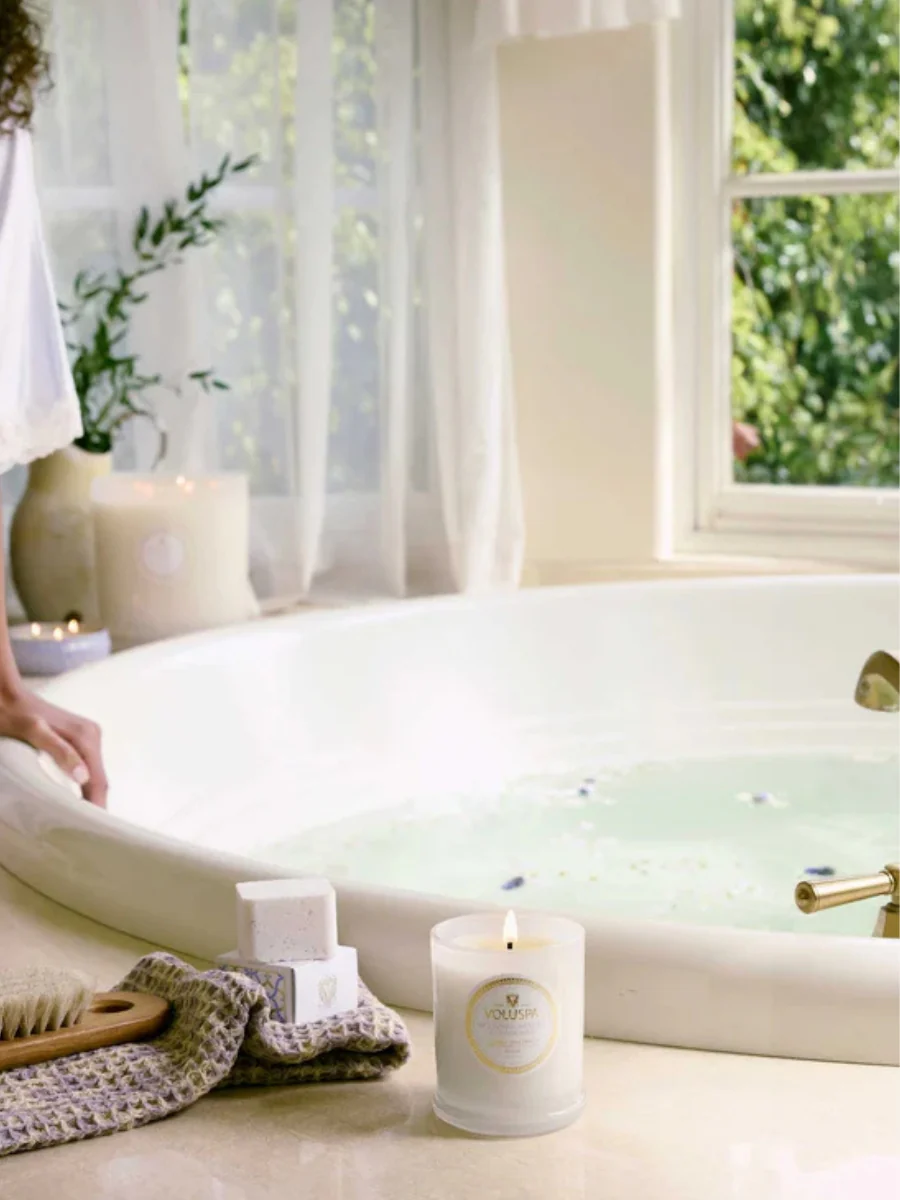 Voluspa Mountain Lavender & Chamomile Bath Soak - Image 3